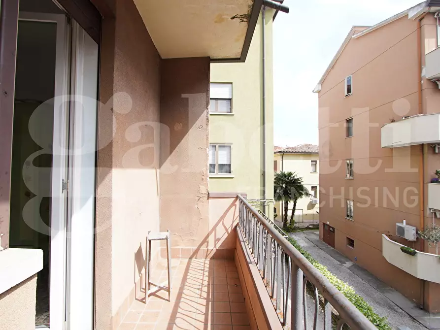 Immagine 18 di Appartamento in vendita  in Via Tartini, . a Venezia