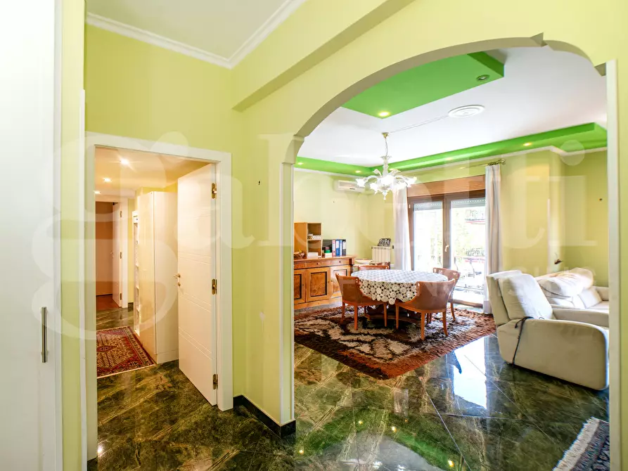 Immagine 4 di Appartamento in vendita  in Viale di Tor Marancia, 60 a Roma