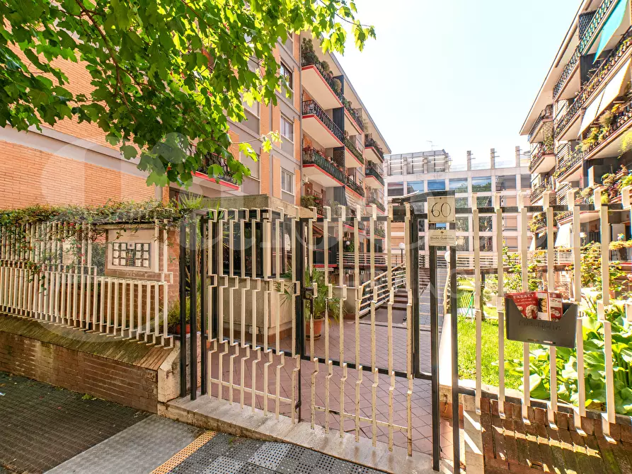 Immagine 33 di Appartamento in vendita  in Viale di Tor Marancia, 60 a Roma