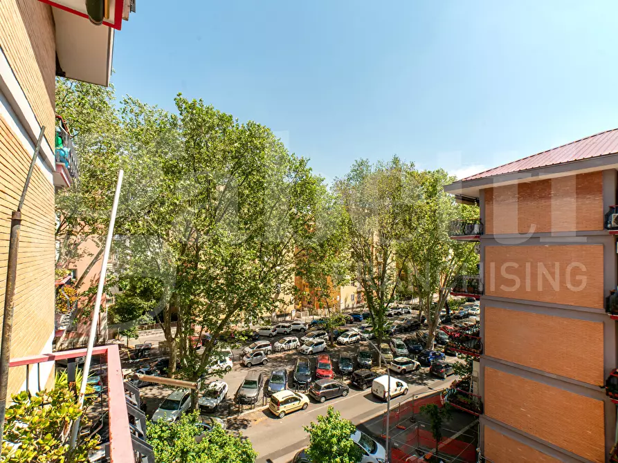 Immagine 23 di Appartamento in vendita  in Viale di Tor Marancia, 60 a Roma