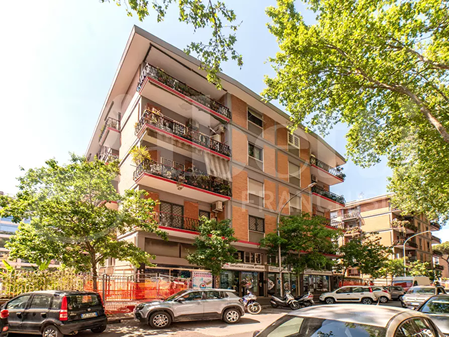 Immagine 36 di Appartamento in vendita  in Viale di Tor Marancia, 60 a Roma
