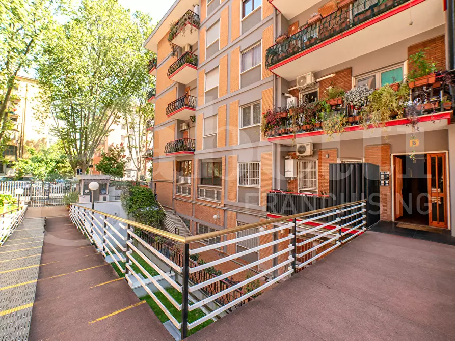 Immagine 28 di Appartamento in vendita  in Viale di Tor Marancia, 60 a Roma