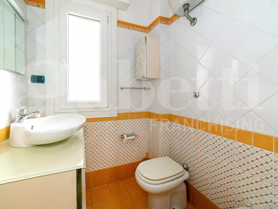 Immagine 21 di Appartamento in vendita  in Viale di Tor Marancia, 60 a Roma