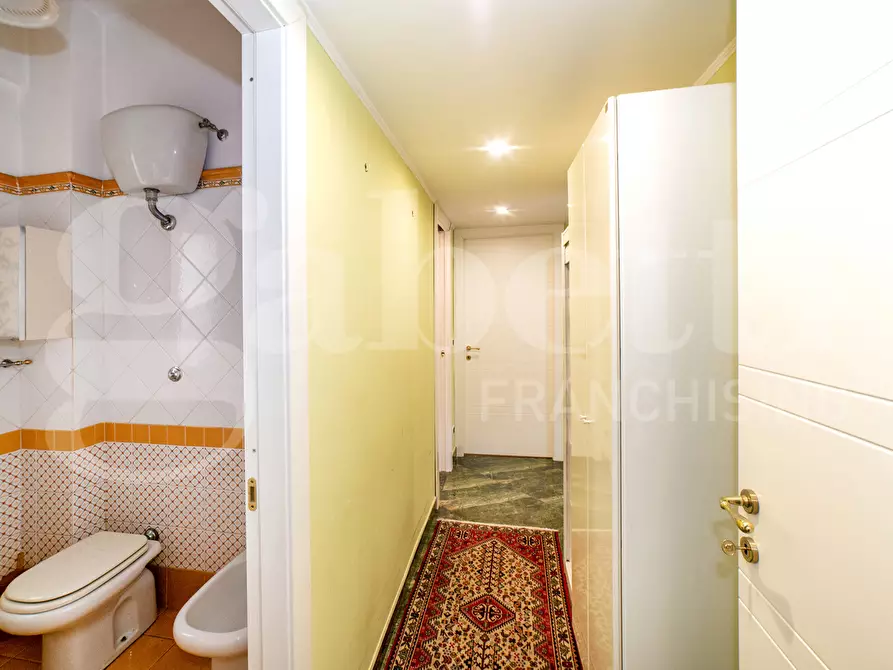 Immagine 8 di Appartamento in vendita  in Viale di Tor Marancia, 60 a Roma