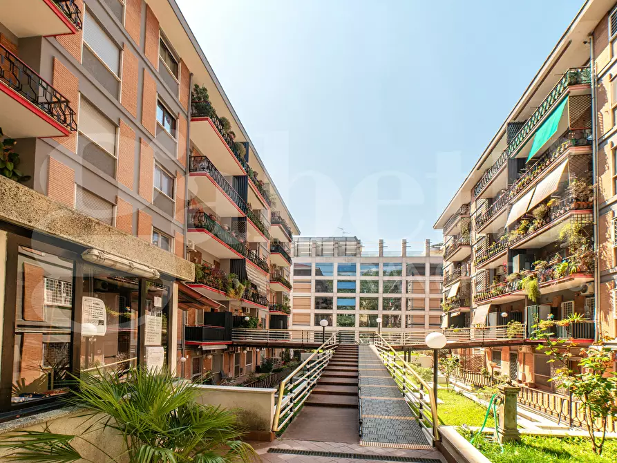 Immagine 34 di Appartamento in vendita  in Viale di Tor Marancia, 60 a Roma