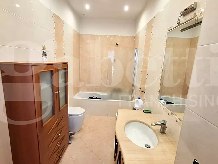 Immagine 17 di Appartamento in vendita  in Vico sant'eframo vecchio, 55 a Napoli