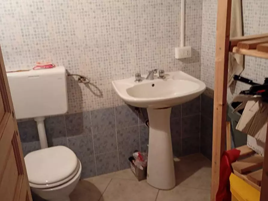 Immagine 2 di Attività commerciale in vendita  in Via Nuova, 29 a Uta