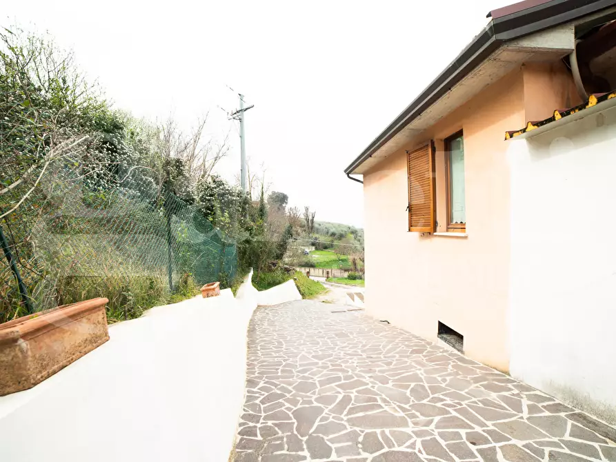 Immagine 2 di Casa indipendente in vendita  in Via PIETRO NENNI, 13 a Torgiano