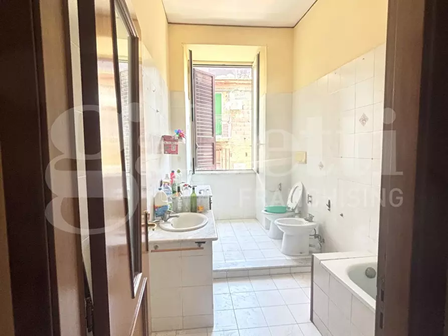 Immagine 14 di Appartamento in affitto  in Via calata capodichino, 88 a Napoli