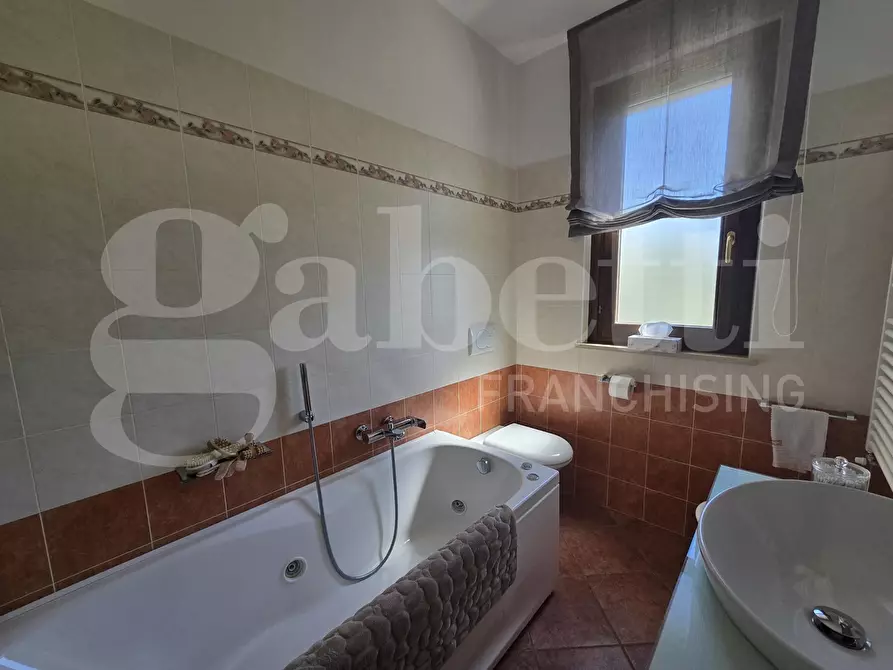 Immagine 12 di Appartamento in vendita  in Via Muracche II, 33 a Tortoreto