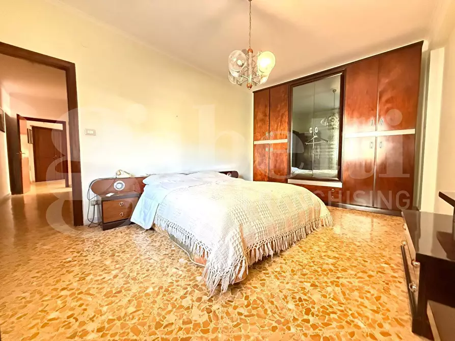 Immagine 25 di Appartamento in vendita  in Via michele guadagno a Napoli