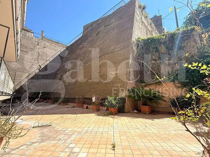 Immagine 15 di Appartamento in vendita  in Via michele guadagno a Napoli