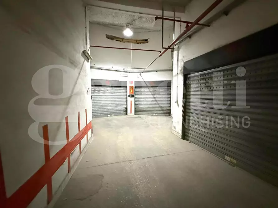 Immagine 35 di Appartamento in vendita  in Via michele guadagno a Napoli