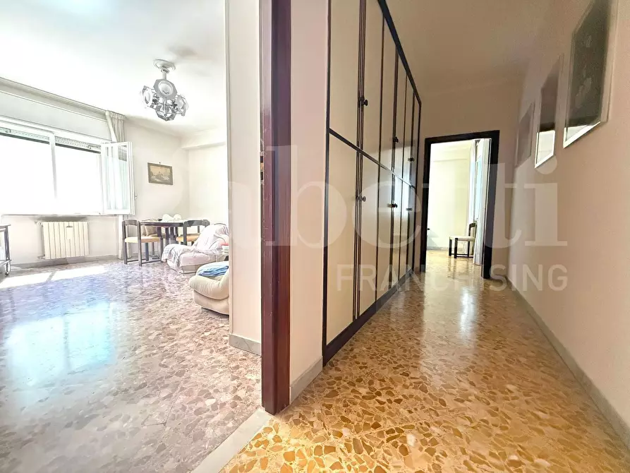 Immagine 17 di Appartamento in vendita  in Via michele guadagno a Napoli