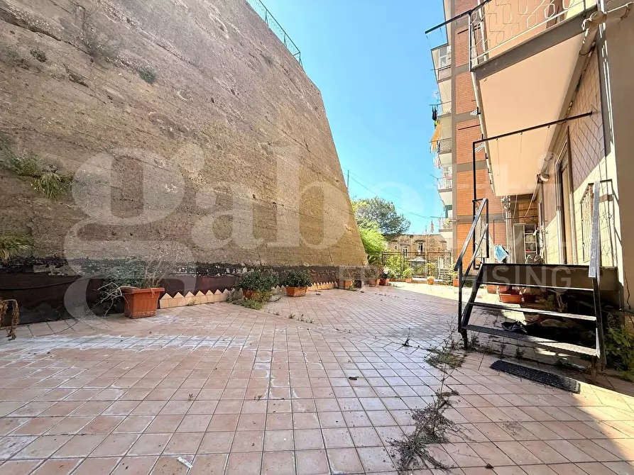 Immagine 11 di Appartamento in vendita  in Via michele guadagno a Napoli