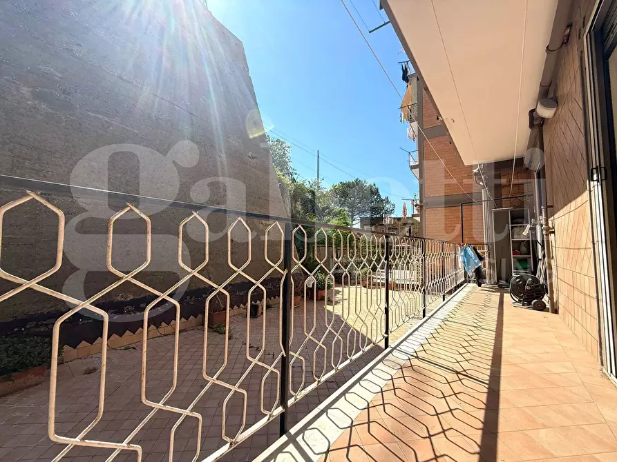 Immagine 6 di Appartamento in vendita  in Via michele guadagno a Napoli