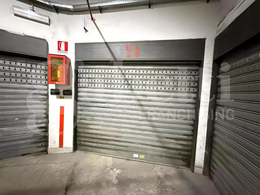 Immagine 36 di Appartamento in vendita  in Via michele guadagno a Napoli