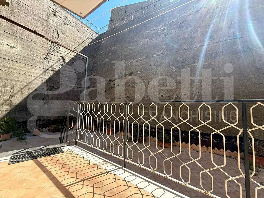 Immagine 8 di Appartamento in vendita  in Via michele guadagno a Napoli