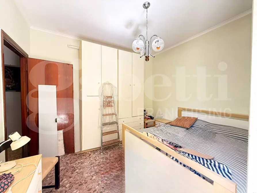 Immagine 30 di Appartamento in vendita  in Via michele guadagno a Napoli