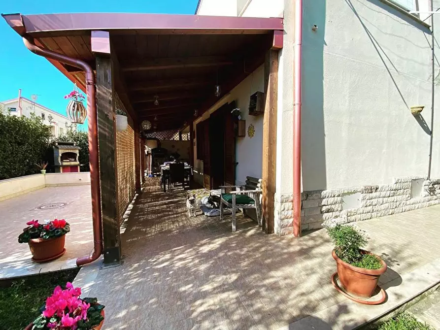 Immagine 2 di Villetta a schiera in vendita  in Traversa carrozziere, snc a Siracusa