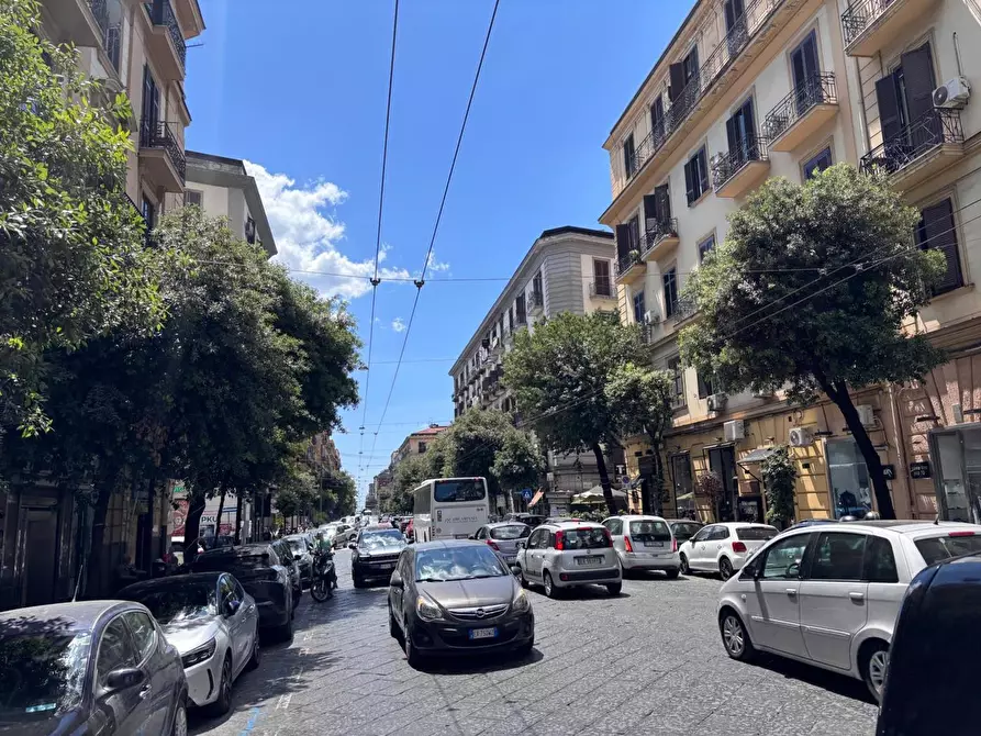 Immagine 15 di Negozio in affitto  in Corso G. Garibaldi, 276 a Napoli