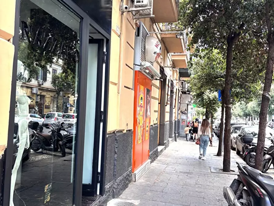 Immagine 4 di Negozio in affitto  in Corso G. Garibaldi, 276 a Napoli
