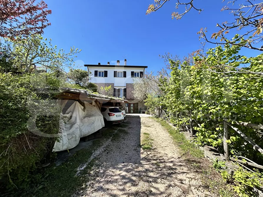 Immagine 1 di Villa in vendita  in Via NAPOLEONICA a Loiano