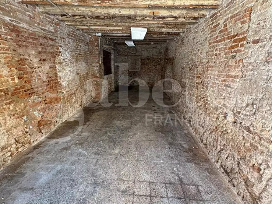 Immagine 1 di Magazzino in vendita  in Via CHIOGGIA - CORSO DEL POPOLO, 00 a Chioggia