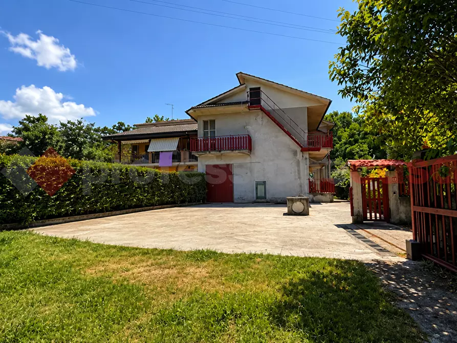 Immagine 2 di Villa in vendita  in Via Cavariccio, 40 a Alatri