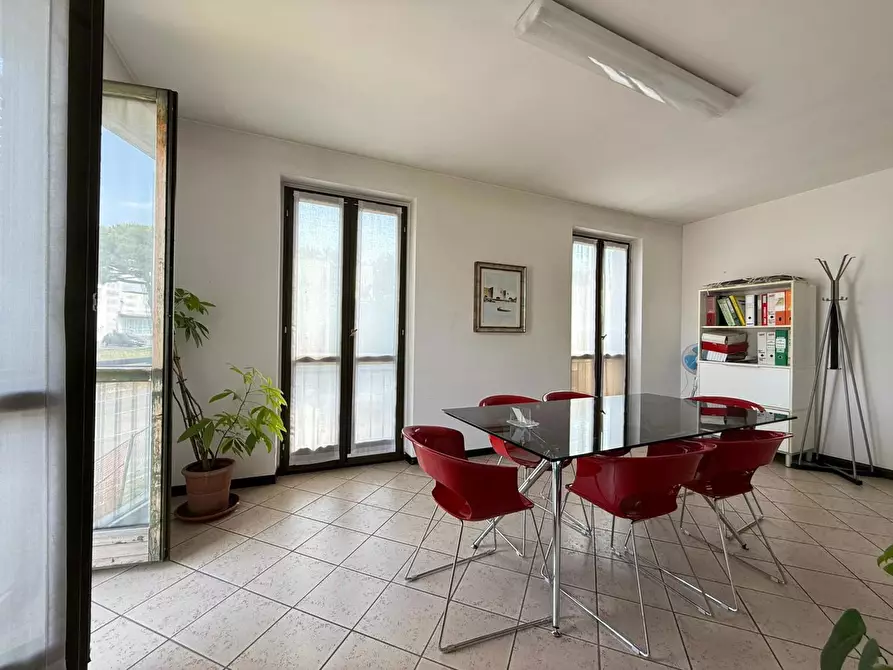 Immagine 1 di Appartamento in vendita  in Via contrada del barbone, 1 a Rovato