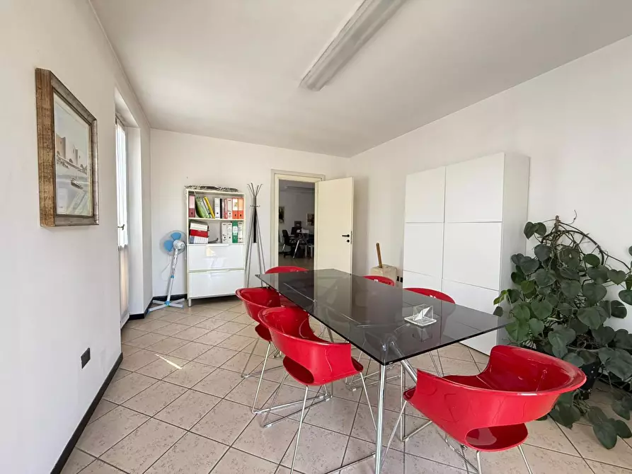 Immagine 3 di Appartamento in vendita  in Via contrada del barbone, 1 a Rovato
