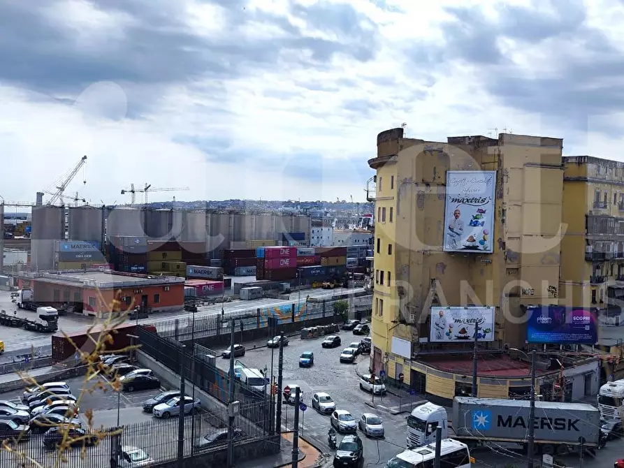 Immagine 1 di Appartamento in vendita  in Via Reggia Di Portici a Napoli