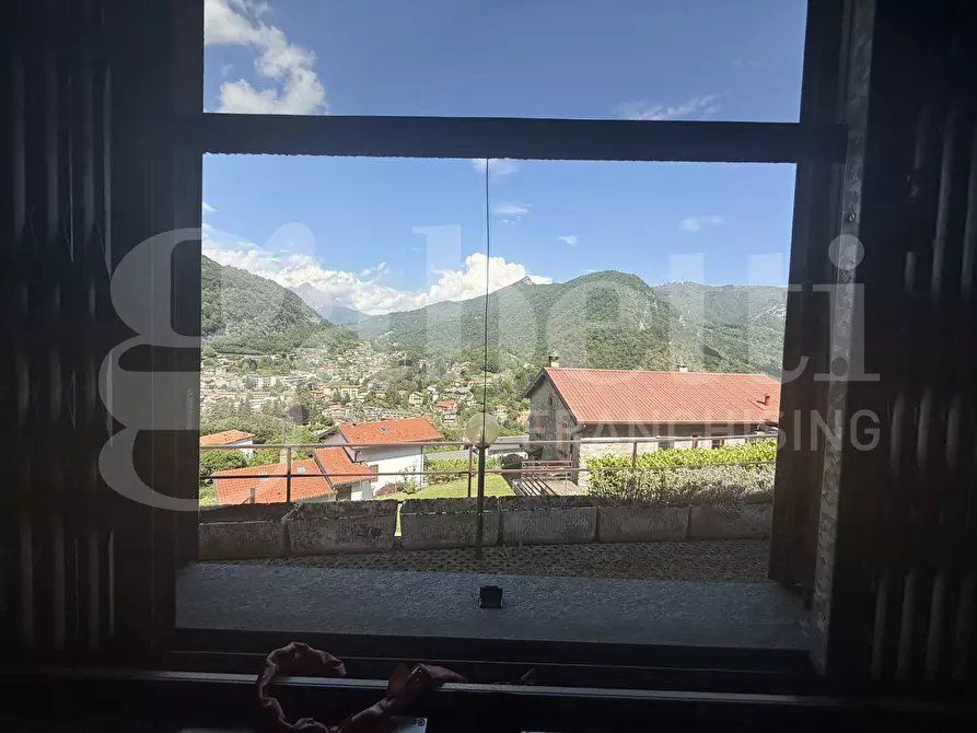 Immagine 4 di Appartamento in vendita  in Via Castellit, snc a Asso