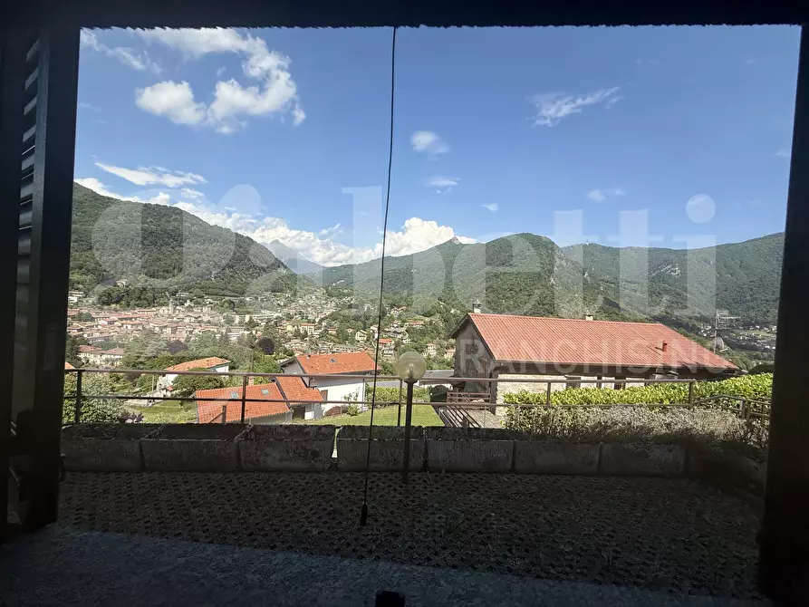 Immagine 5 di Appartamento in vendita  in Via Castellit, snc a Asso