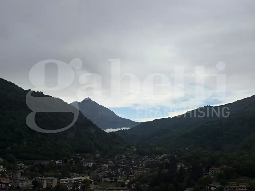 Immagine 21 di Appartamento in vendita  in Via Castellit, snc a Asso