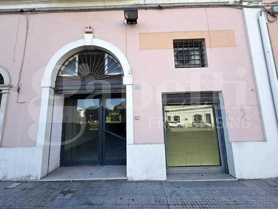 Immagine 9 di Negozio in vendita  in Via Roma, 120 a Nardo'