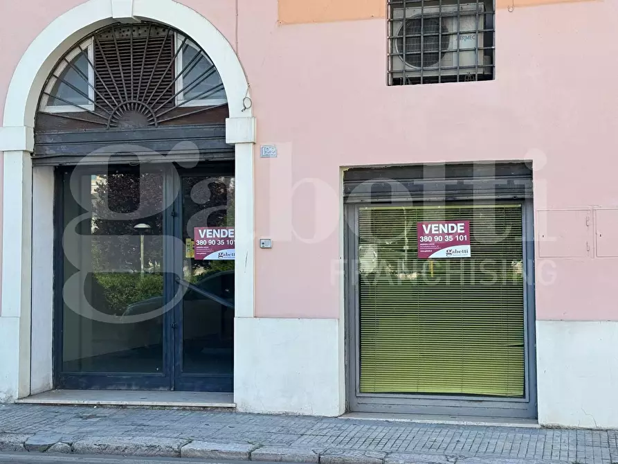 Immagine 10 di Negozio in vendita  in Via Roma, 120 a Nardo'