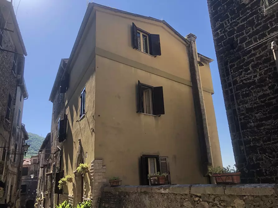 Immagine 1 di Casa indipendente in vendita  in Via della Cisterna, 27 a Guarcino
