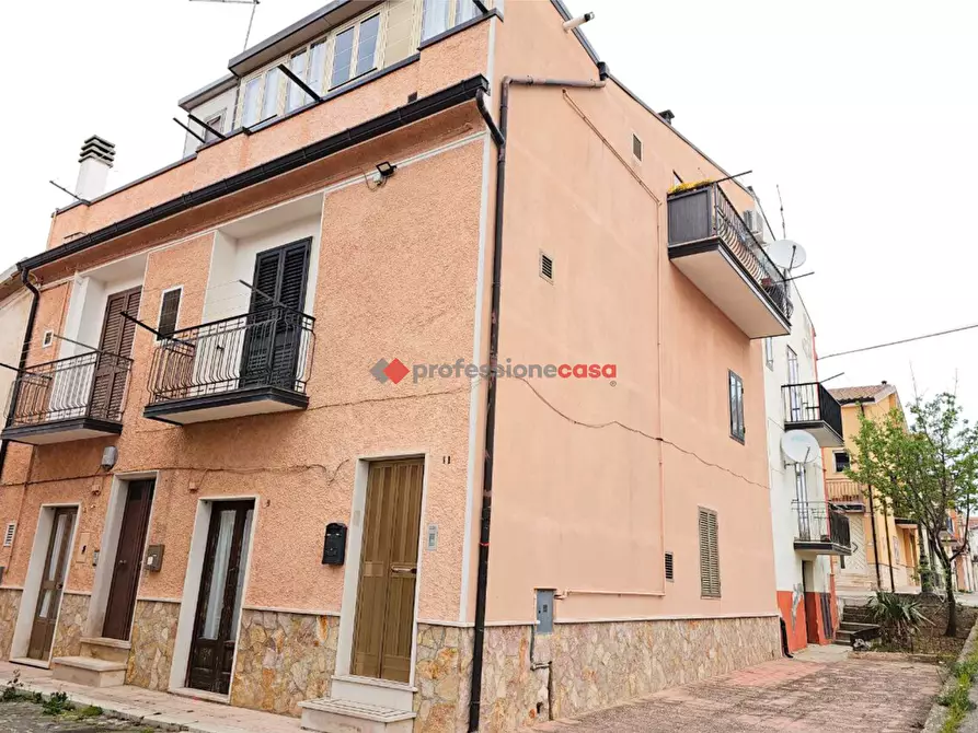 Immagine 1 di Casa indipendente in vendita  in Via Petrarca, 7 a Rignano Garganico