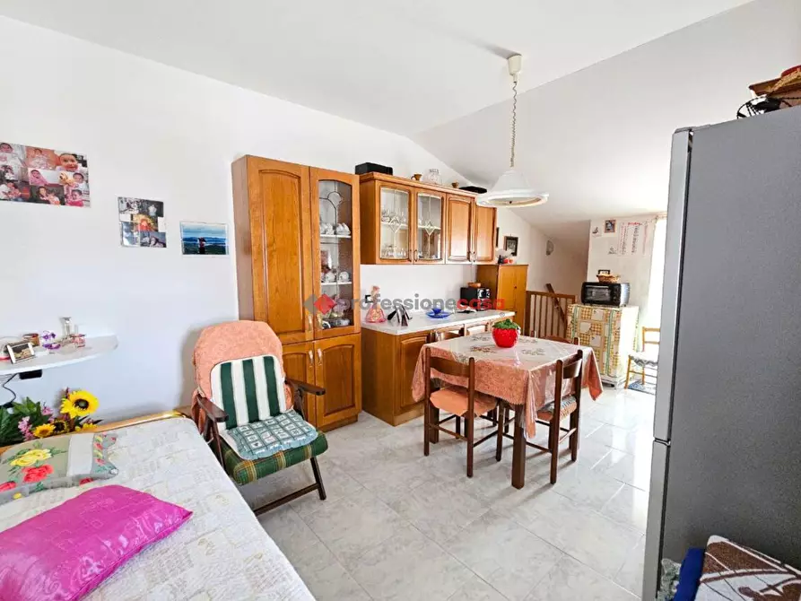 Immagine 9 di Casa indipendente in vendita  in Via Petrarca, 7 a Rignano Garganico