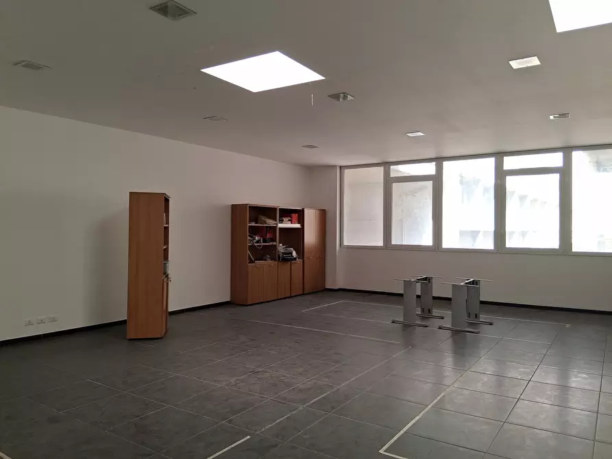 Immagine 2 di Ufficio in vendita  in Via Fratelli Cairoli, 40 a Ragusa