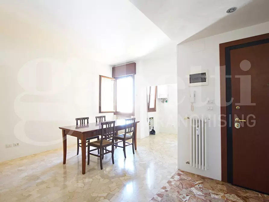 Immagine 1 di Appartamento in vendita  in Via Tevere, . a Venezia