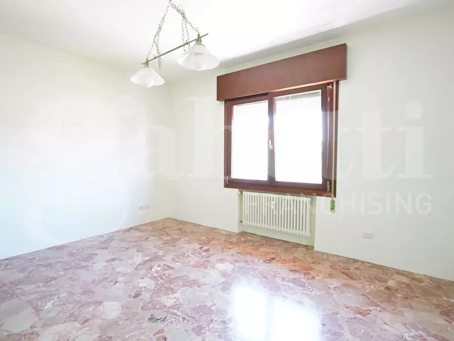 Immagine 20 di Appartamento in vendita  in Via Tevere, . a Venezia