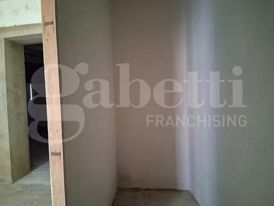 Immagine 12 di Palazzo in vendita  in Via Felicia SchininÃ , 216 a Ragusa