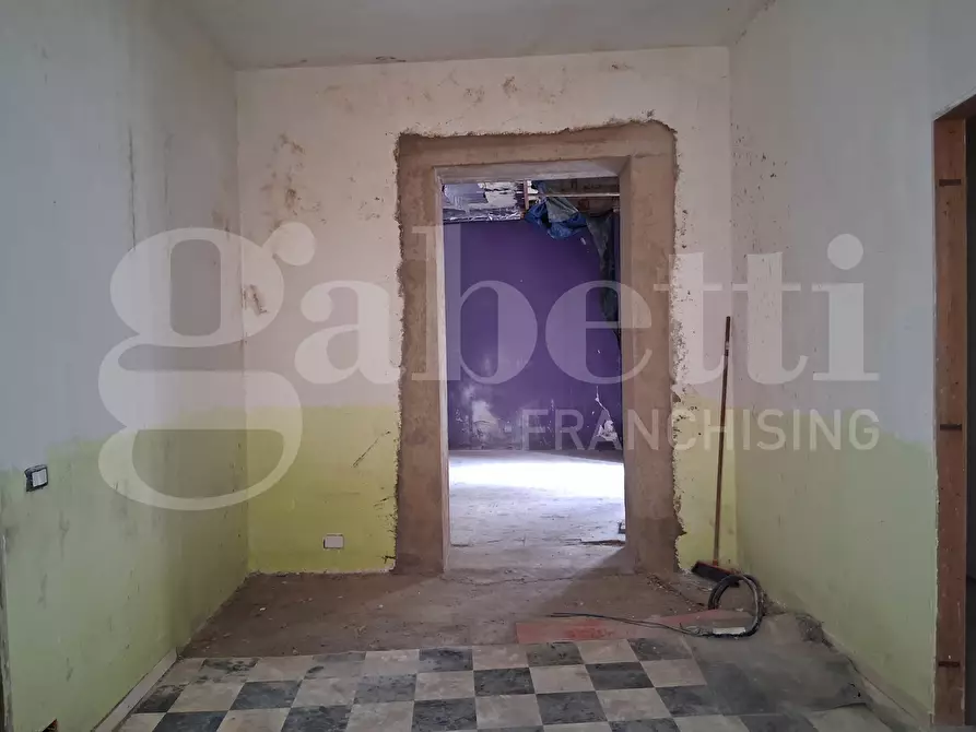 Immagine 11 di Palazzo in vendita  in Via Felicia SchininÃ , 216 a Ragusa