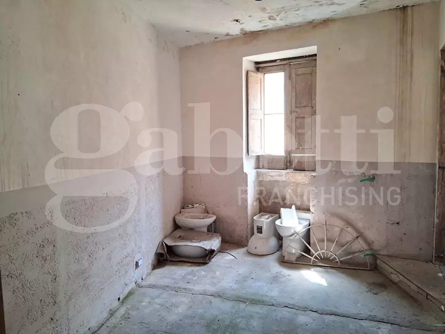 Immagine 16 di Palazzo in vendita  in Via Felicia SchininÃ , 216 a Ragusa