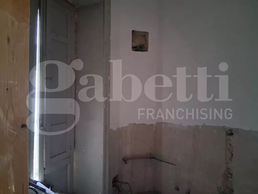 Immagine 13 di Palazzo in vendita  in Via Felicia SchininÃ , 216 a Ragusa