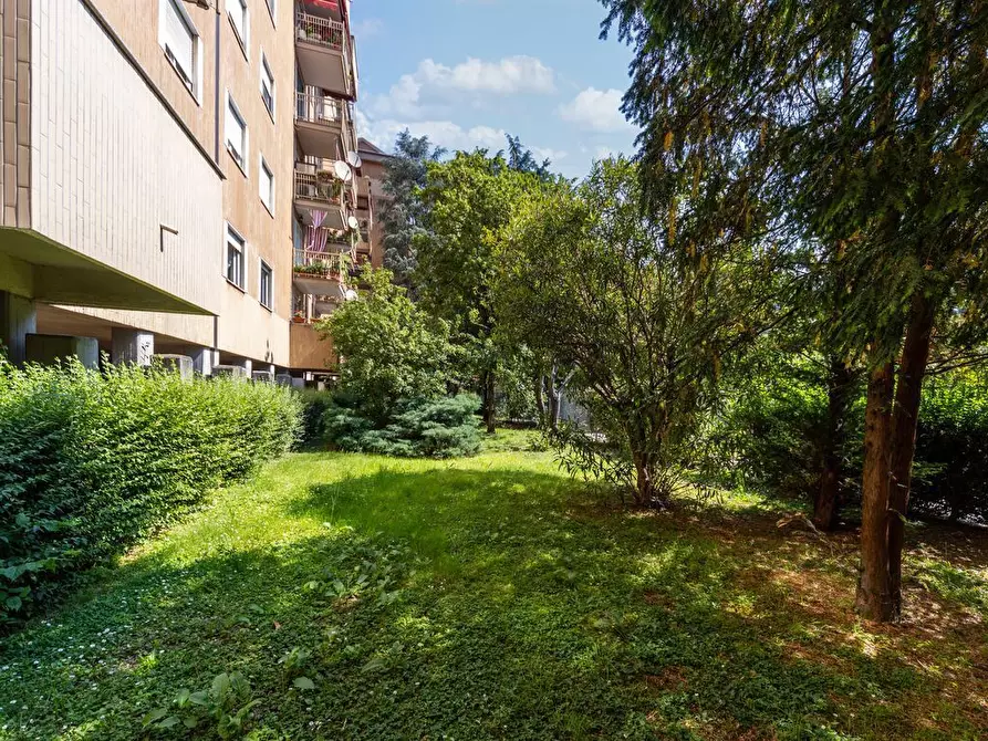 Immagine 32 di Appartamento in vendita  in Viale SUZZANI, 284 a Milano
