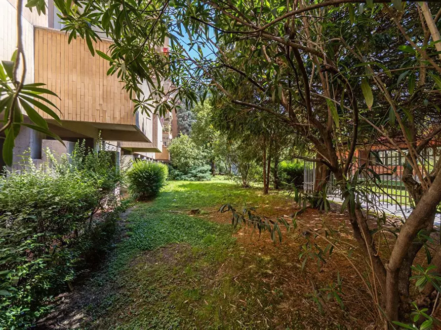 Immagine 33 di Appartamento in vendita  in Viale SUZZANI, 284 a Milano
