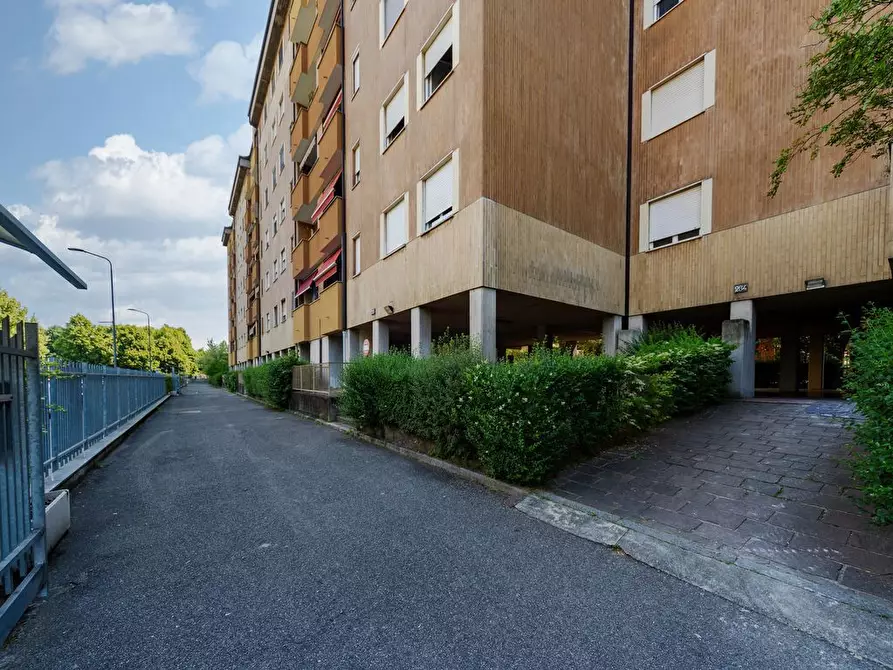 Immagine 34 di Appartamento in vendita  in Viale SUZZANI, 284 a Milano